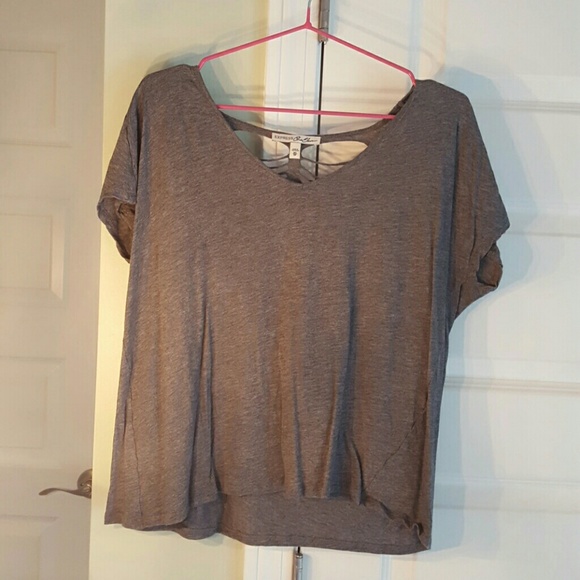 Express Tops - Ribbed open back short sleeve top