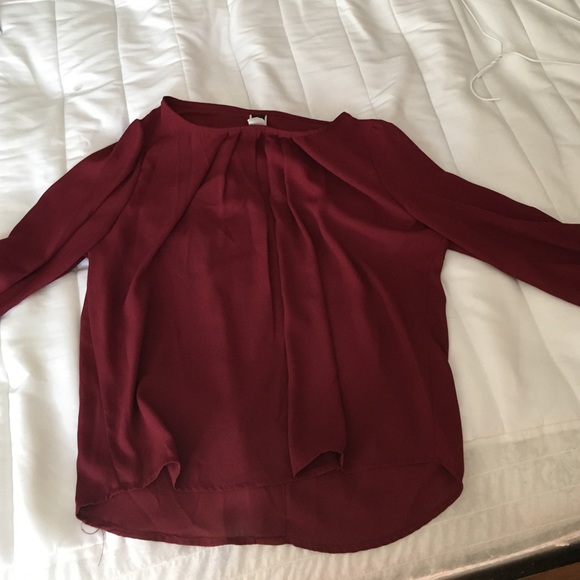 Long maroon sleeves blouse!