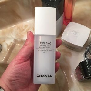 ❤️❤️SOLD!!❤️❤️Chanel Le Blanc serum