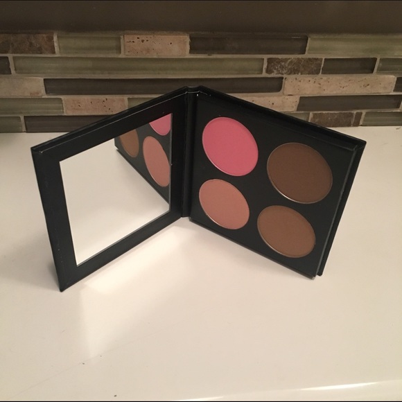 ISH Contour Kit Light/Medium | Blush & Bronzer