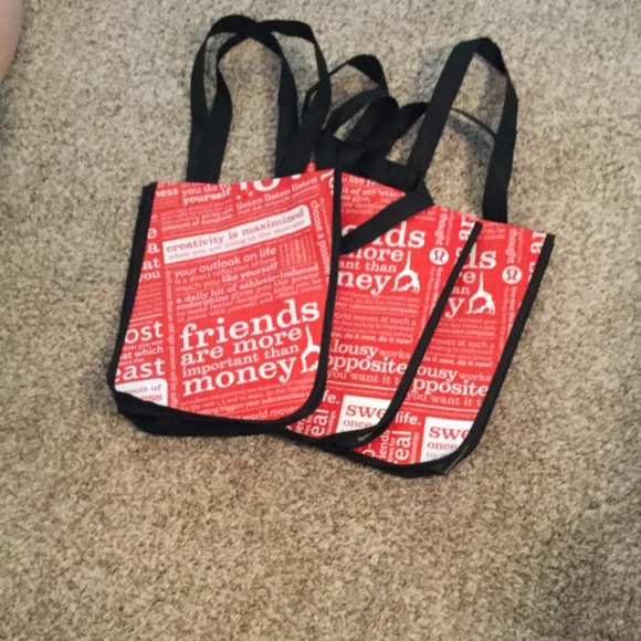 Sunshine & Daydreams ☀️Lululemon shopping Bags