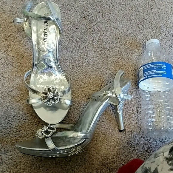 Pumps - Picture 2 of 3