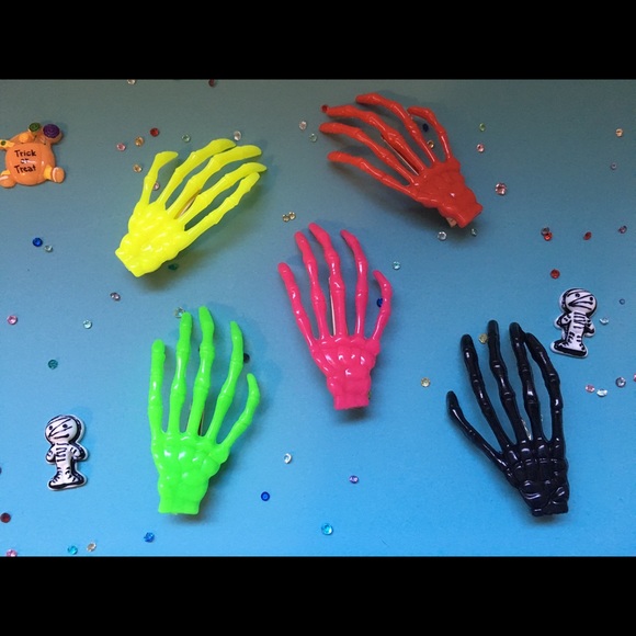 Skeleton hand hair clips