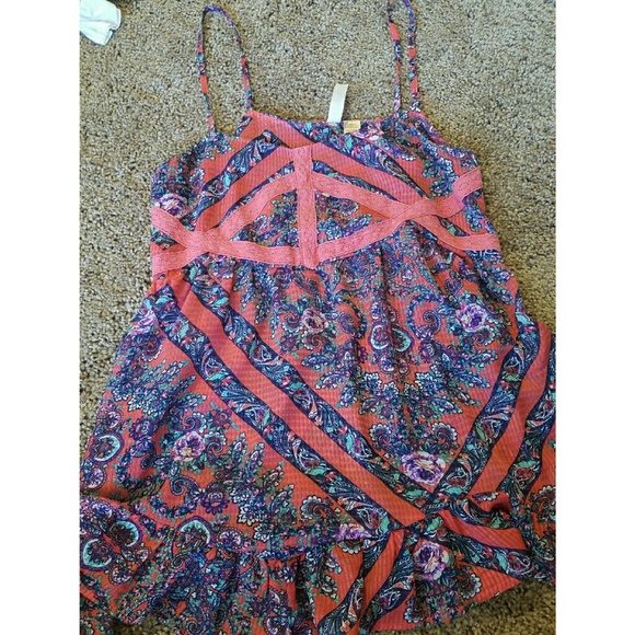 Coral patterned tank top