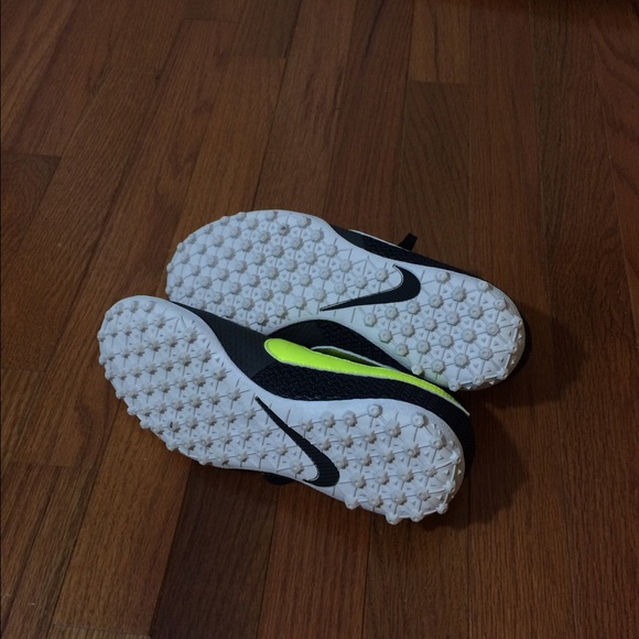 Nike indoor soccer cleats/tennis shoes - Picture 2 of 2