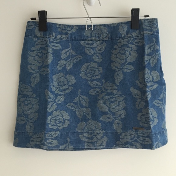 New Abercrombie & Fitch floral denim skirt size 0