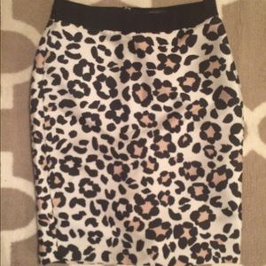 Ann Taylor animal print leopard skirt size 2