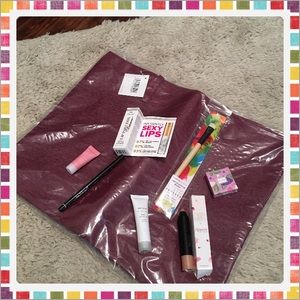 ❤️ Beauty Bundle + Tote!