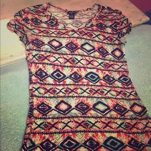 Rue 21 v'neck size medium