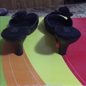 Black heels with rose detail