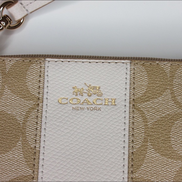 Coach wristlet - Picture 2 of 4