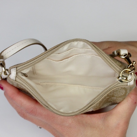 Coach wristlet - Picture 3 of 4