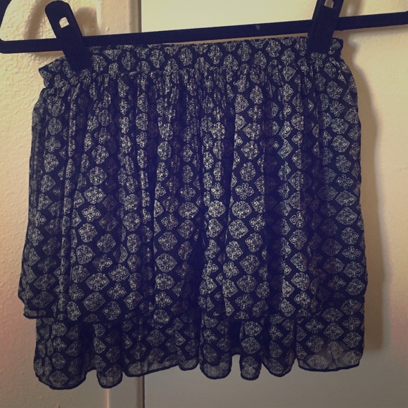 Ecote high-waist flowy black and white skirt.