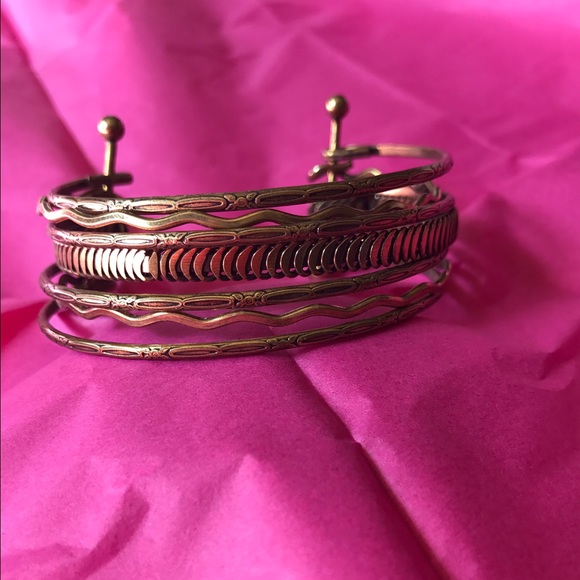 Bracelet - Picture 1 of 2