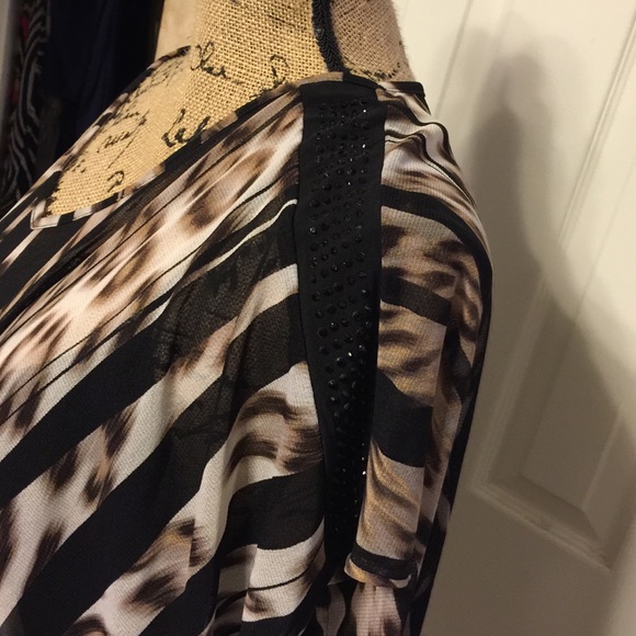 Top - Picture 2 of 2