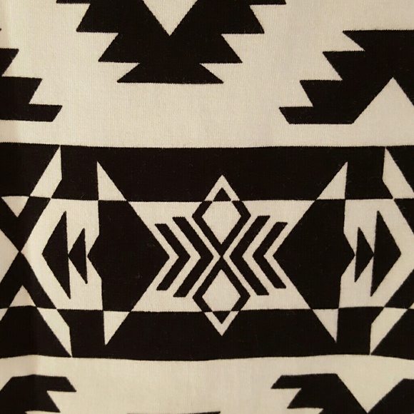 Brand new with tag express tribal pencil skirt - Picture 3 of 3
