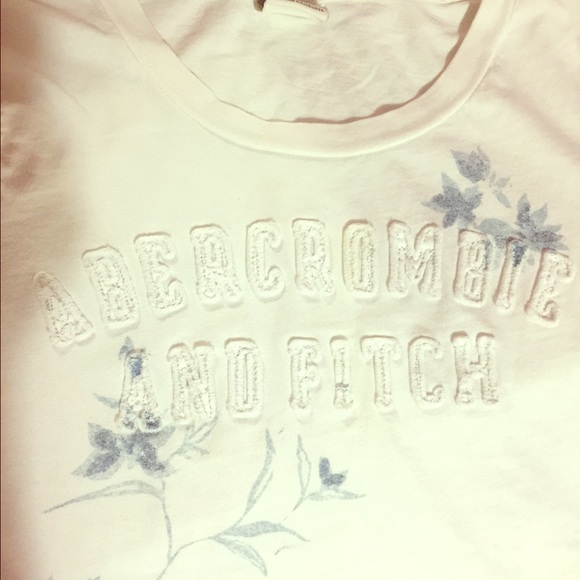 Abercrombie & Fitch tee size medium