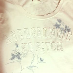 Abercrombie & Fitch tee size medium