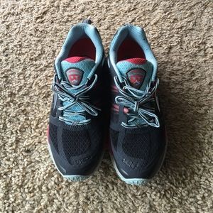 Women's Brooks Cascadia shoes