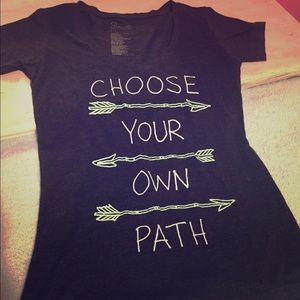 Empyre v'neck tee size medium