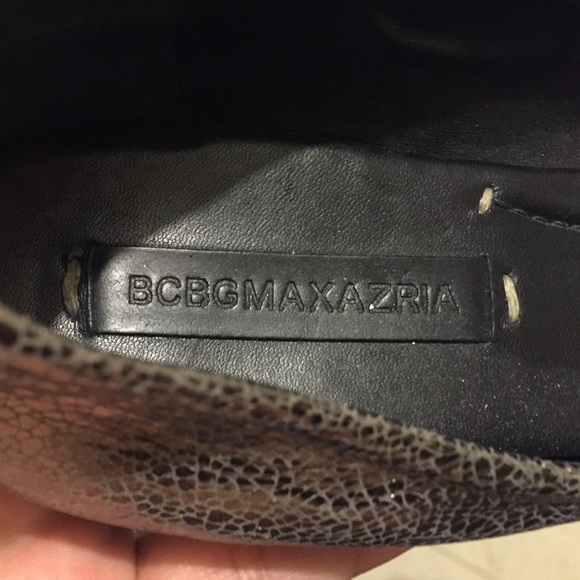 BCBG Max Azria Silver distressed leather flats - Picture 2 of 2