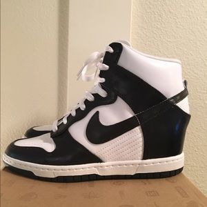 Nike Dunk Sky Hi Premium size8 Sneaker Black/white