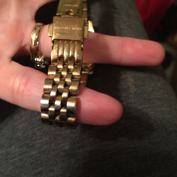 More pics of MK watch main image 4