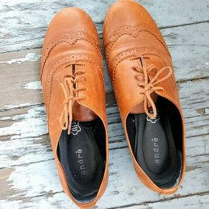 Vintage shoes with Oxford style