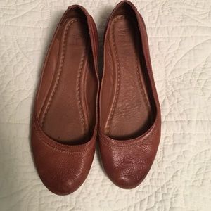 Size 9 tan Frye Carson ballet flats
