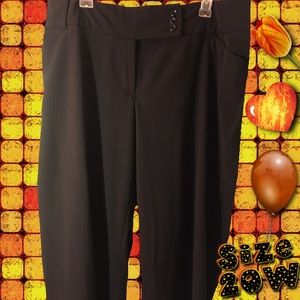 Black wide leg trousers with front & back pockets