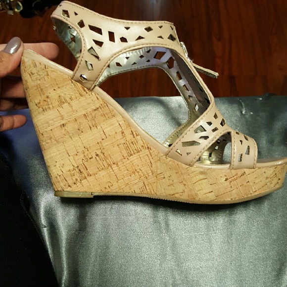 Carlos santana Blush colored wedges