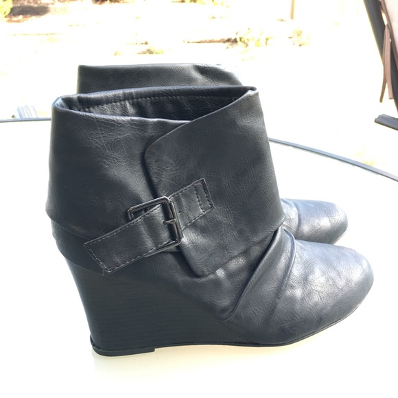 Madden Girl black wedge boot