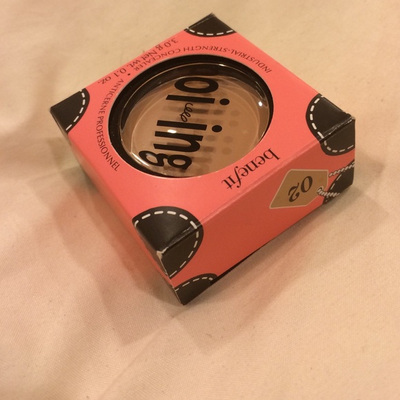 Boi-ing Full Coverage Concealer color 2