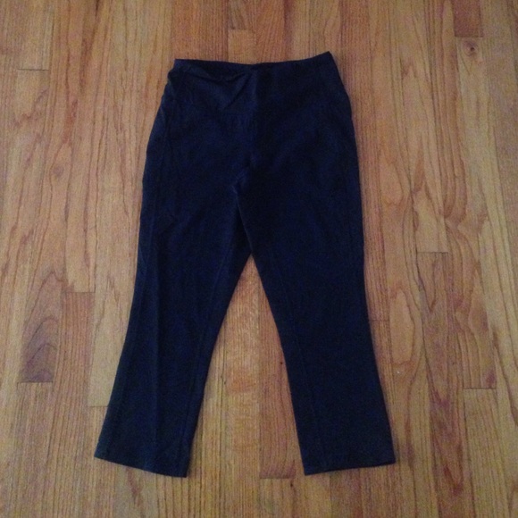 LOWEST PRICE Lucy mid calf length workout capris