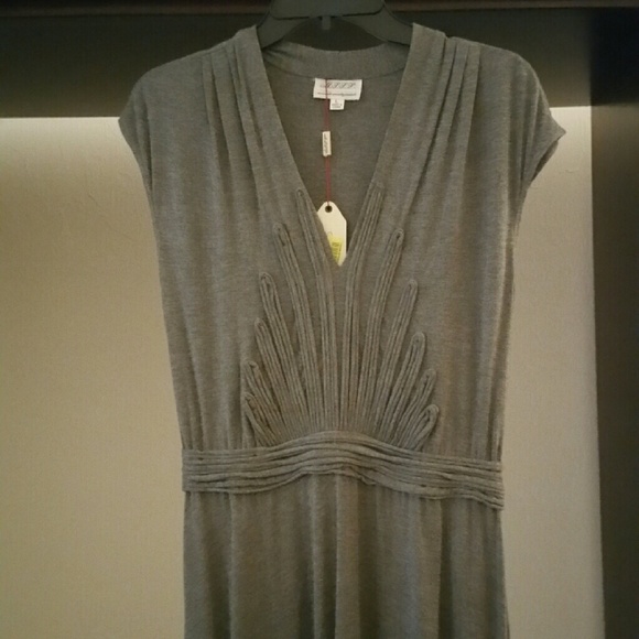 High/Low Dress - Picture 2 of 3