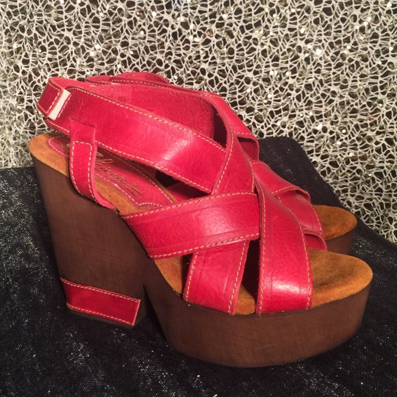 European size 40 US size 9 brand new red wedges
