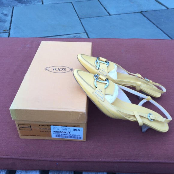 Tod's kitten heel shoe