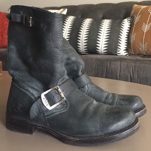 FRYE Veronica rugged black short boots