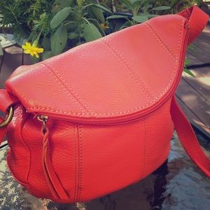 The Sak Cross-body Bag Salmon/red