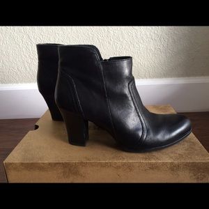 Born Black booties size 8.5