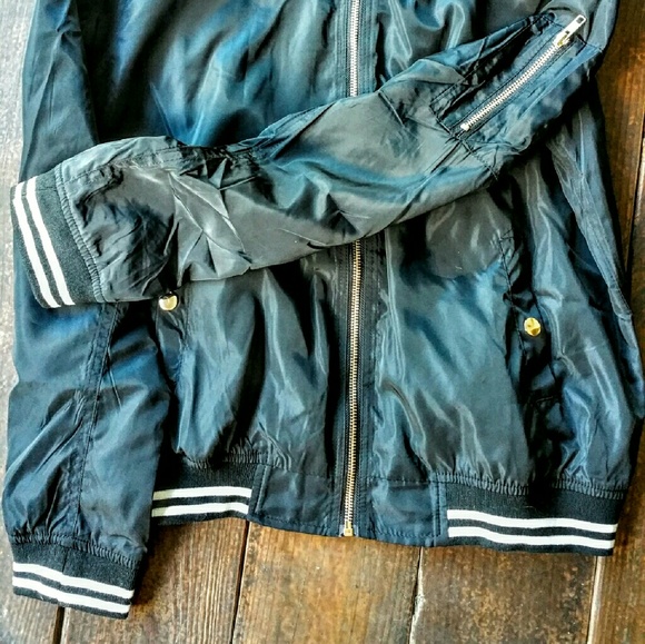 Black bomber Jacket - Picture 3 of 3