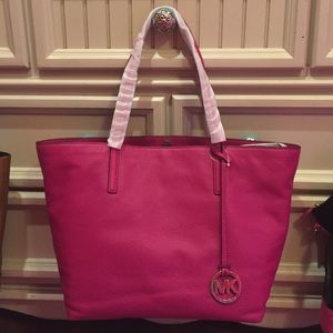 Michael Kors Fuschia Izzy Tote Large!