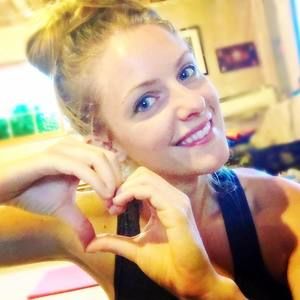 Meet your Posher, Crystal