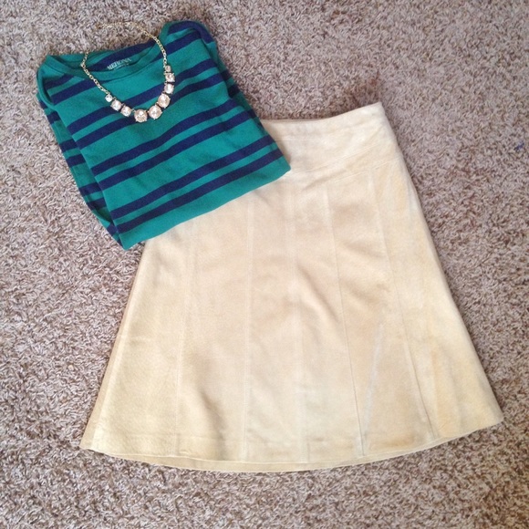 LOFT Dresses & Skirts - LOFT 100% suede leather skirt
