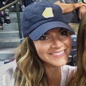 Meet your Posher, Elise