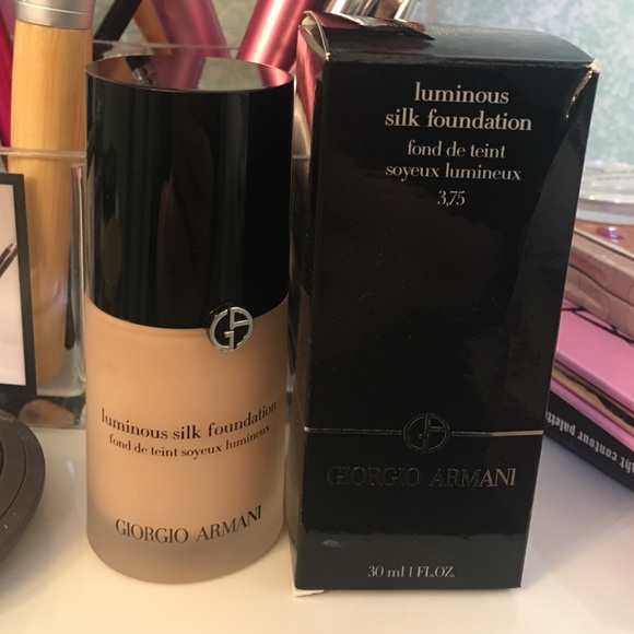 Giorgio Armani luminous silk foundation