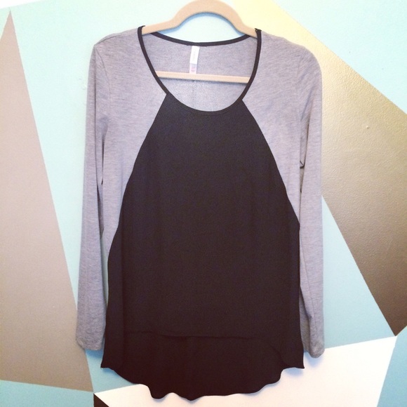 Grey and black chiffon top - Picture 1 of 4