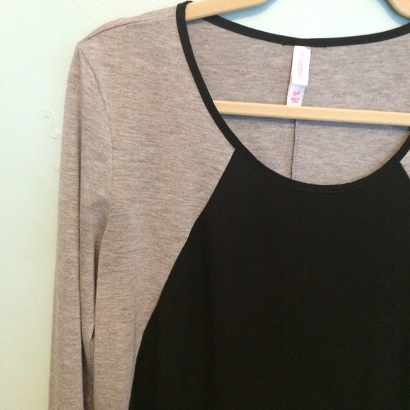 Grey and black chiffon top - Picture 2 of 4