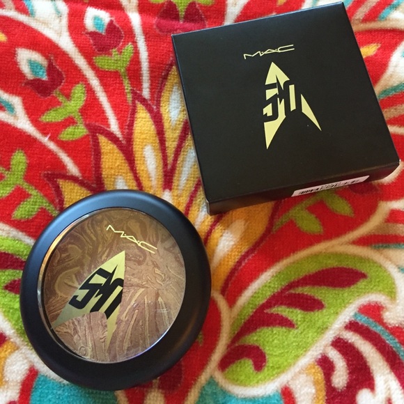 MAC Cosmetics Other - HP💫 MAC Star Trek "Highly Illogical" Powder