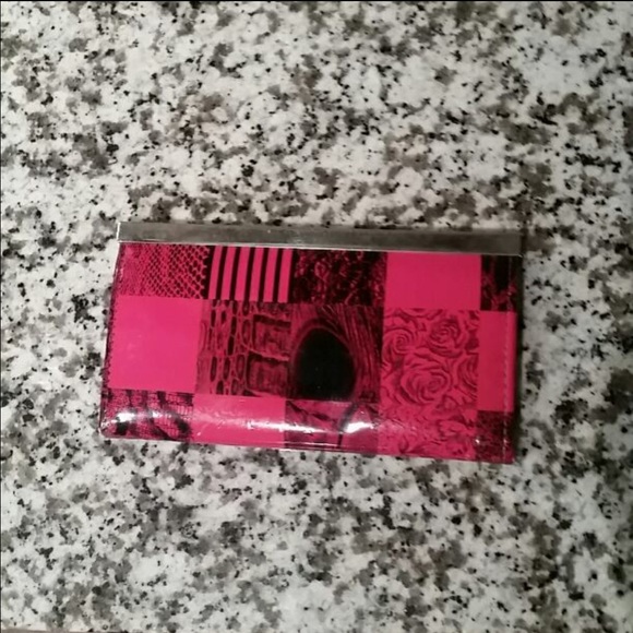 Pink Wallet - Picture 2 of 3